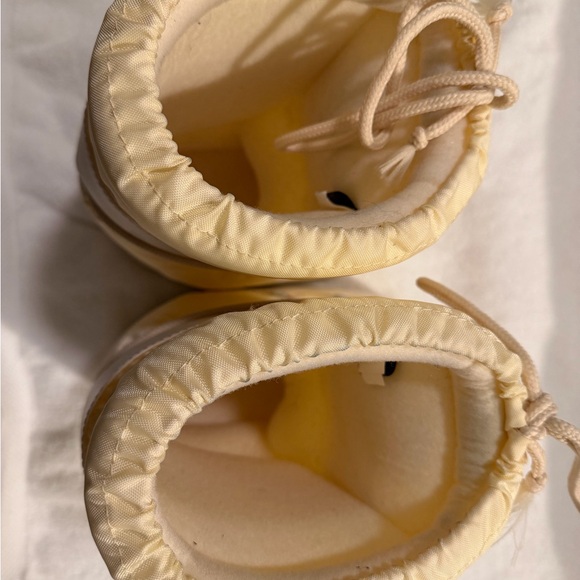 Moon Boot Women's Beige and Cream Winter Boots - Picture 5 of 8